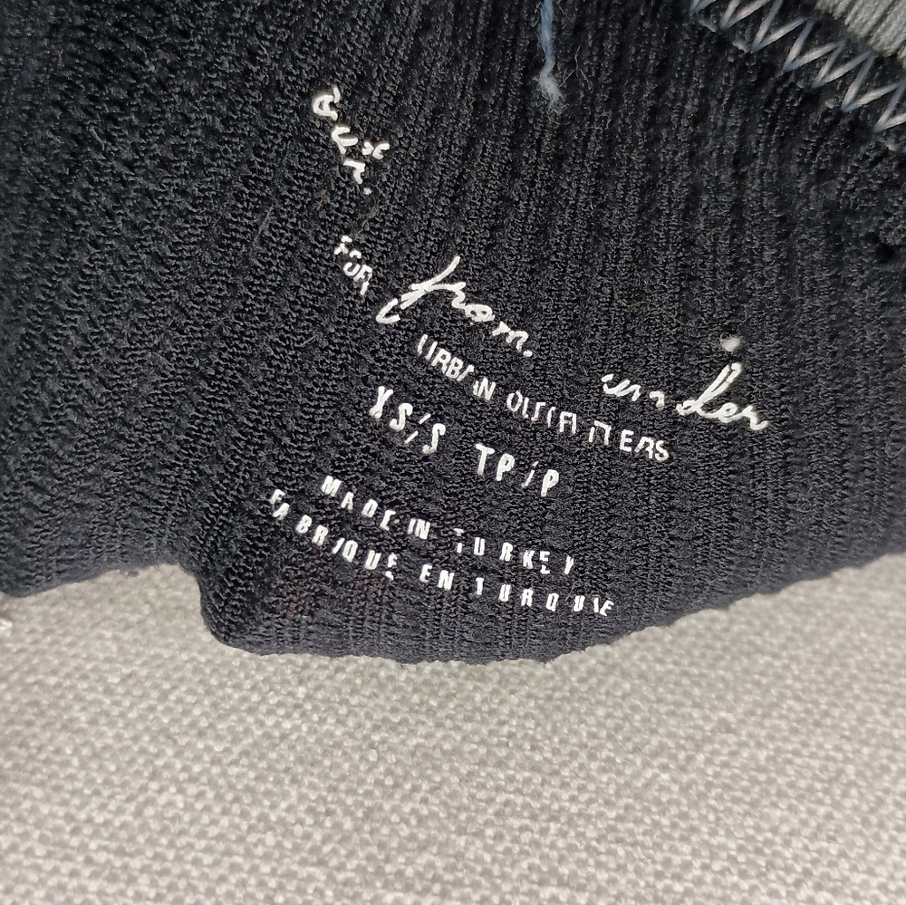 Urban Outfitters Black Crop Top - Picture 4 of 4